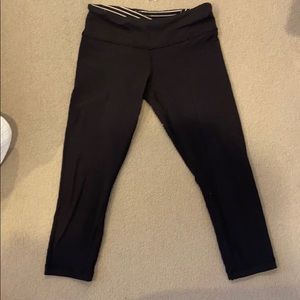 Black lulu lemon cropped reversible leggings